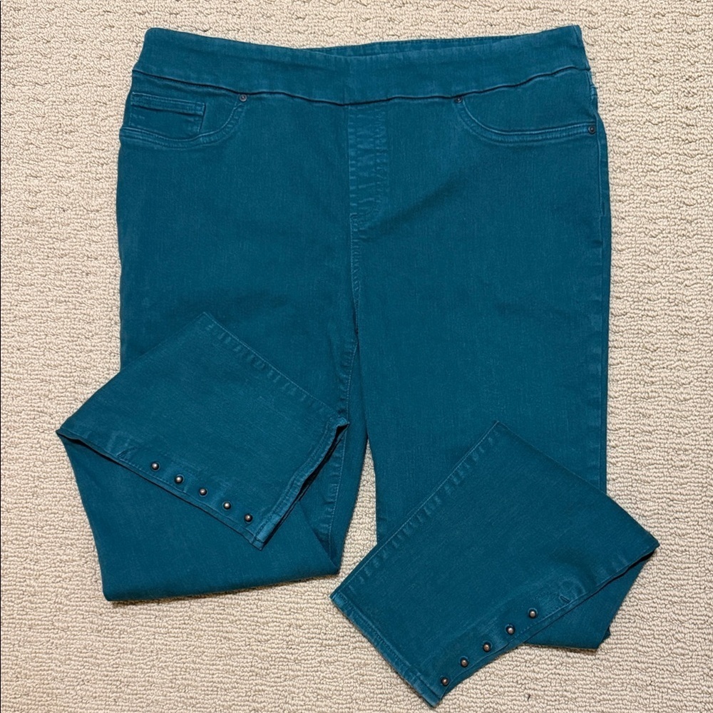 Chico's Teal Ankle Jeggings with Button Detail on Leg, Size 12 Tall.